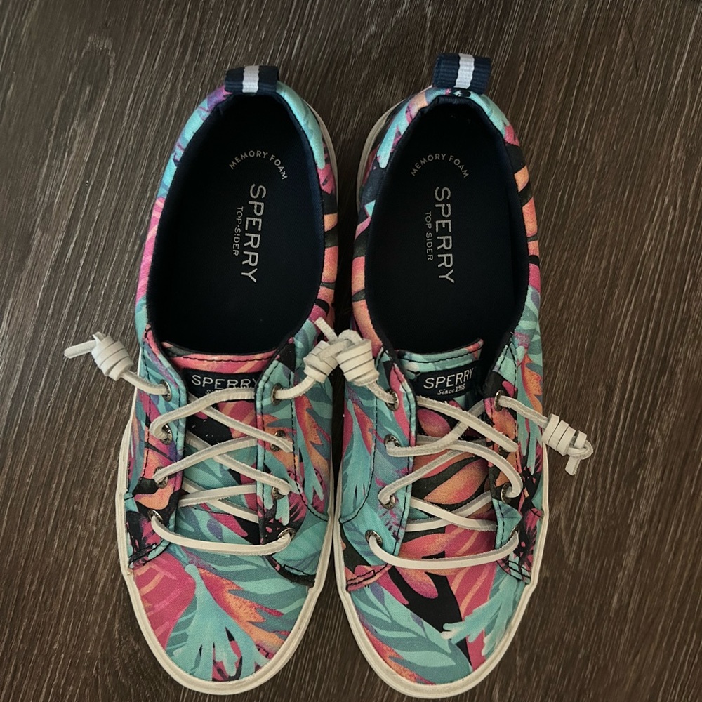 Like new Sperry Tropical Print Sneakers